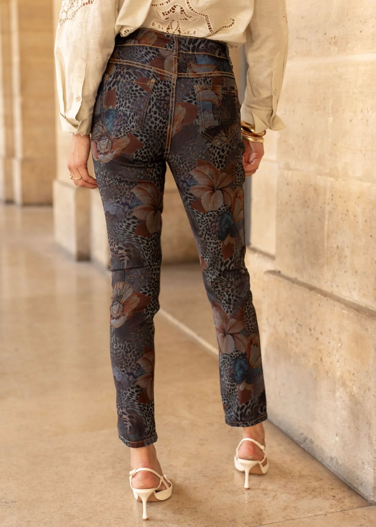 Reversible Jeans With Animal and Floral Print In Blue