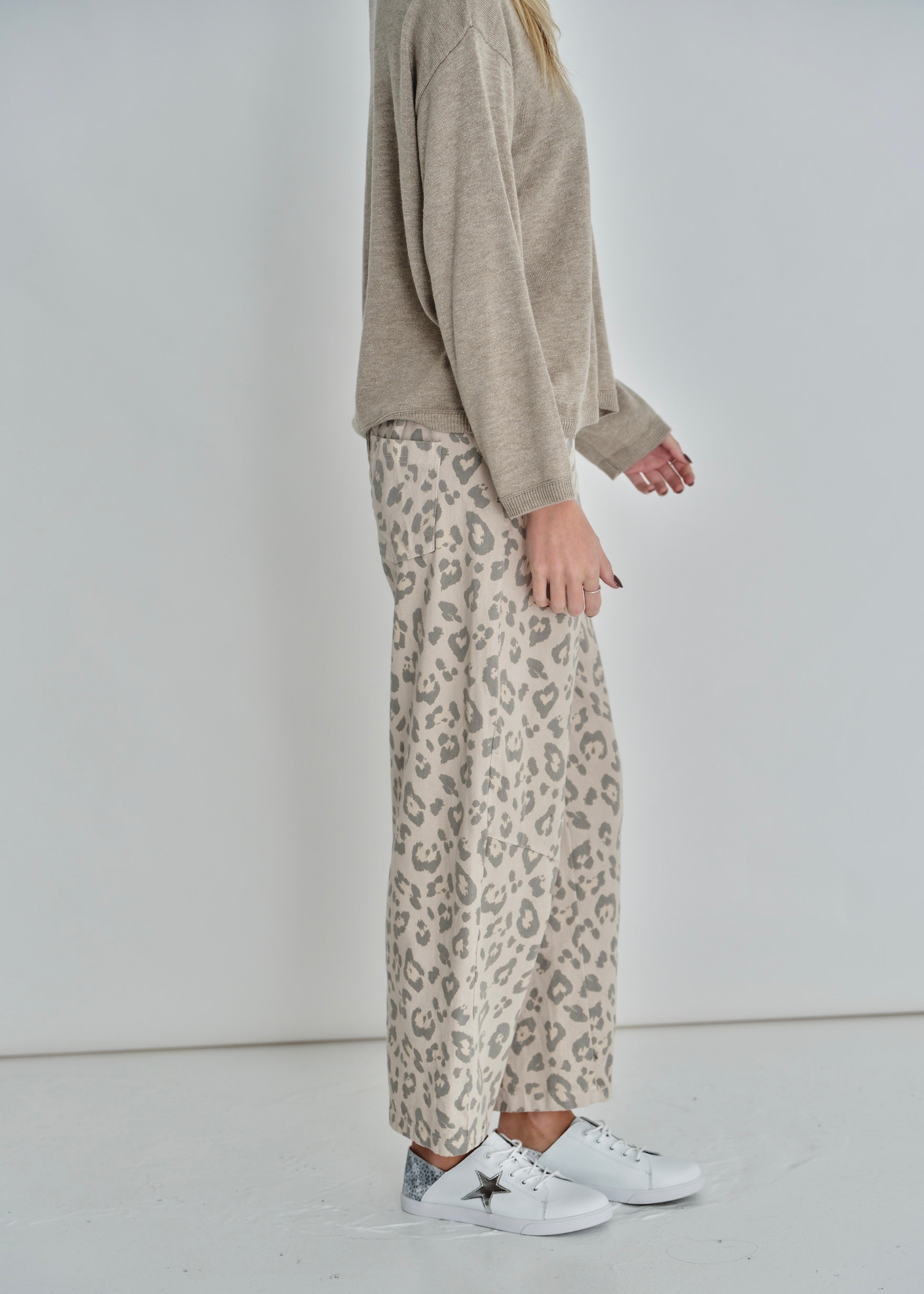 Italian Cotton Barrel Trousers With Leopard Print In Beige