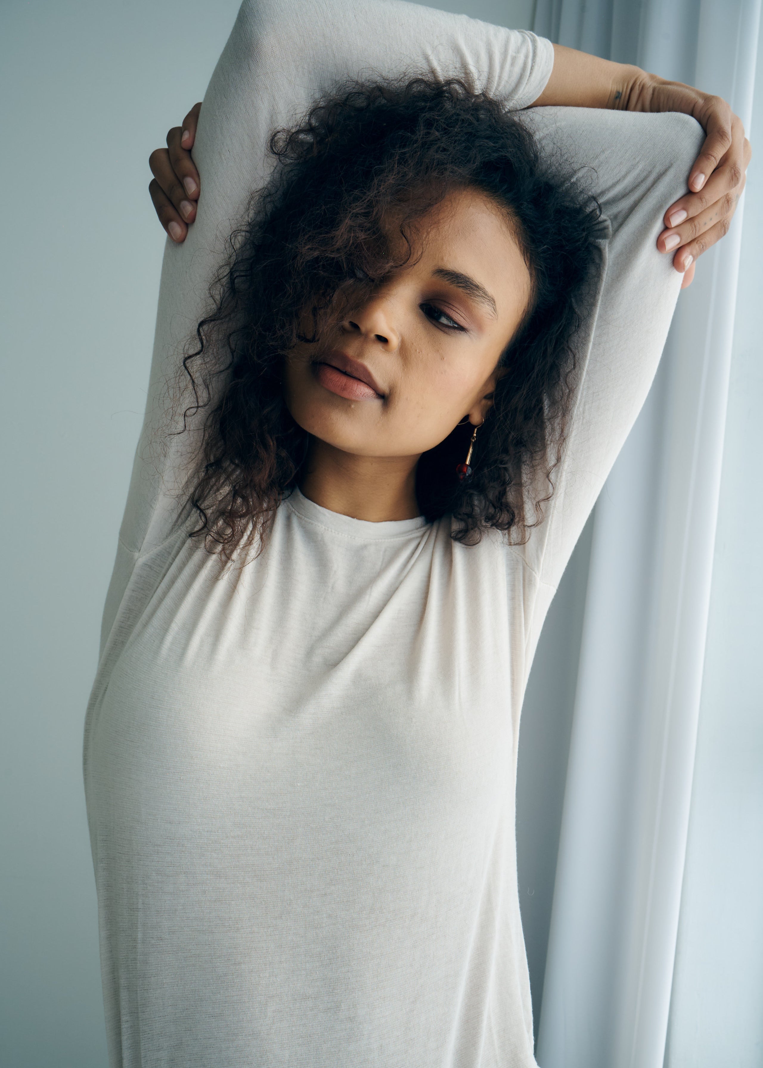 Italian Cashmere Blend Crew Neck Long sleeved Tee in Cream