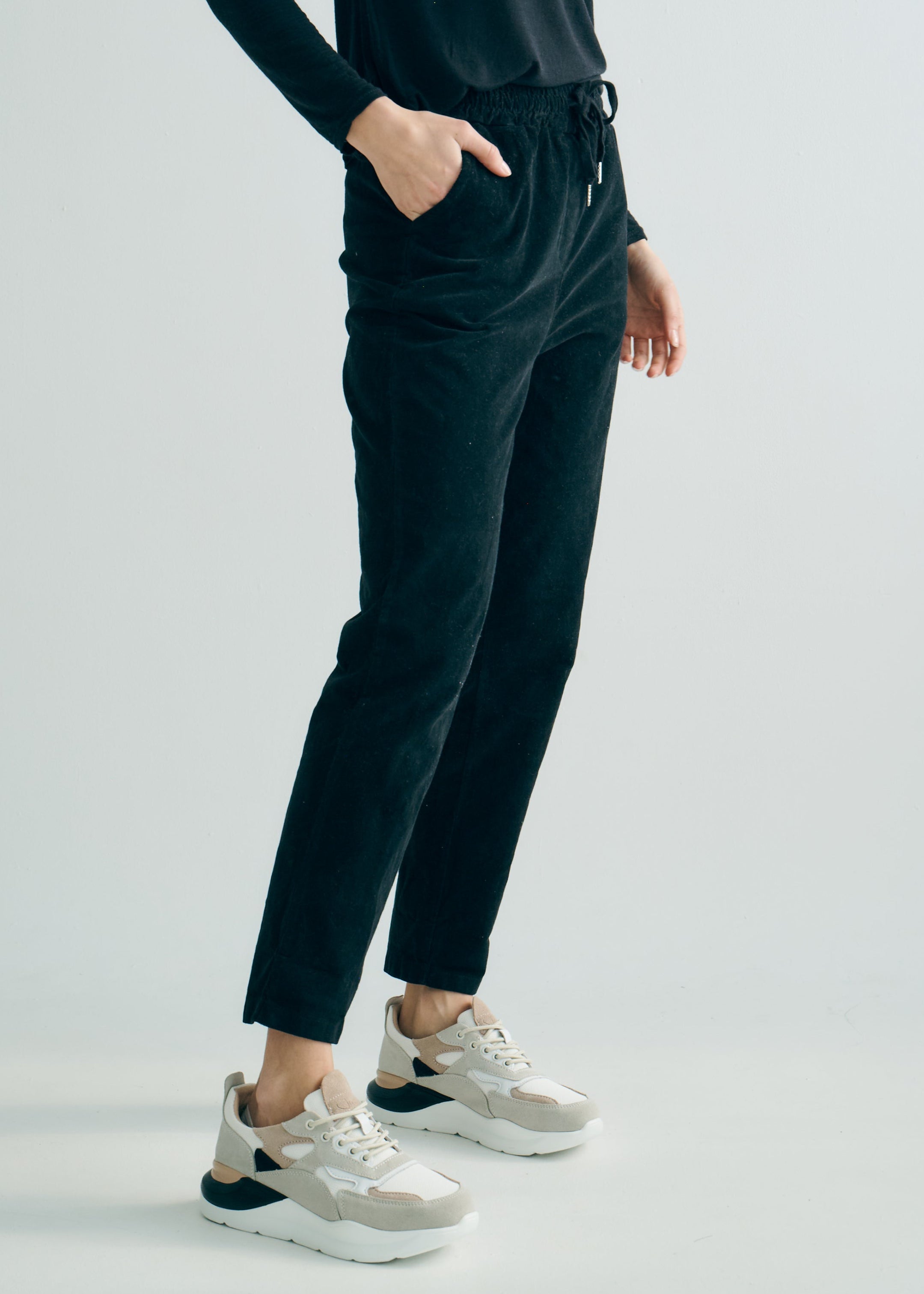Italian Velour Joggers in Black