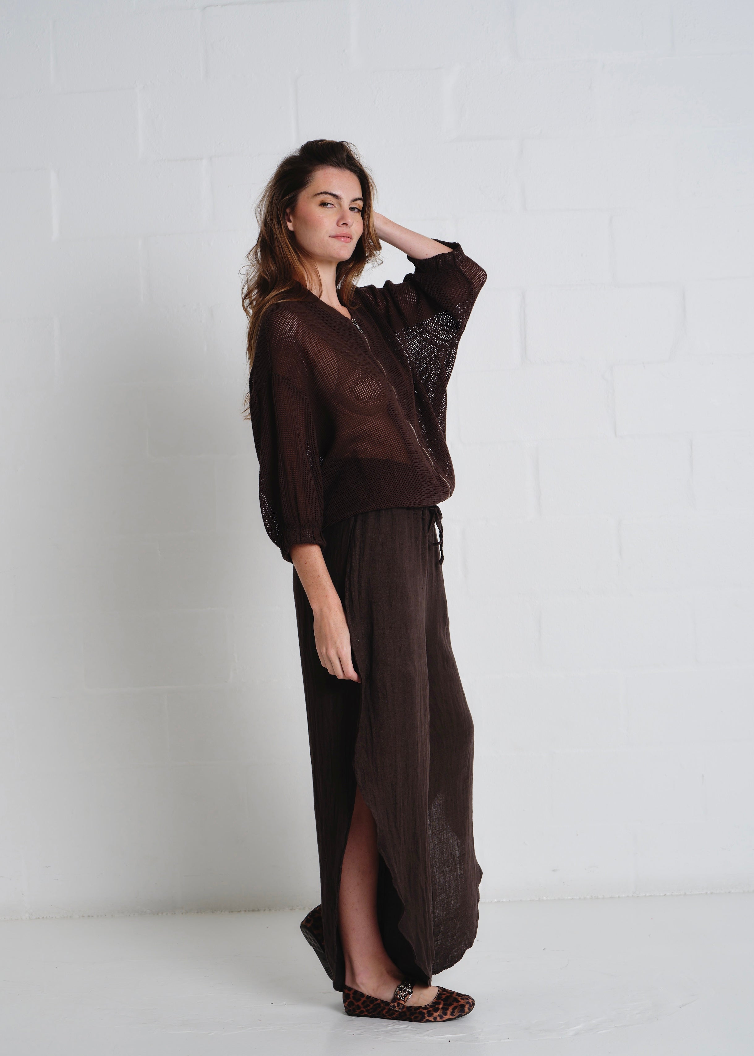 Liguria Side Slit Linen Pants In Chocolate