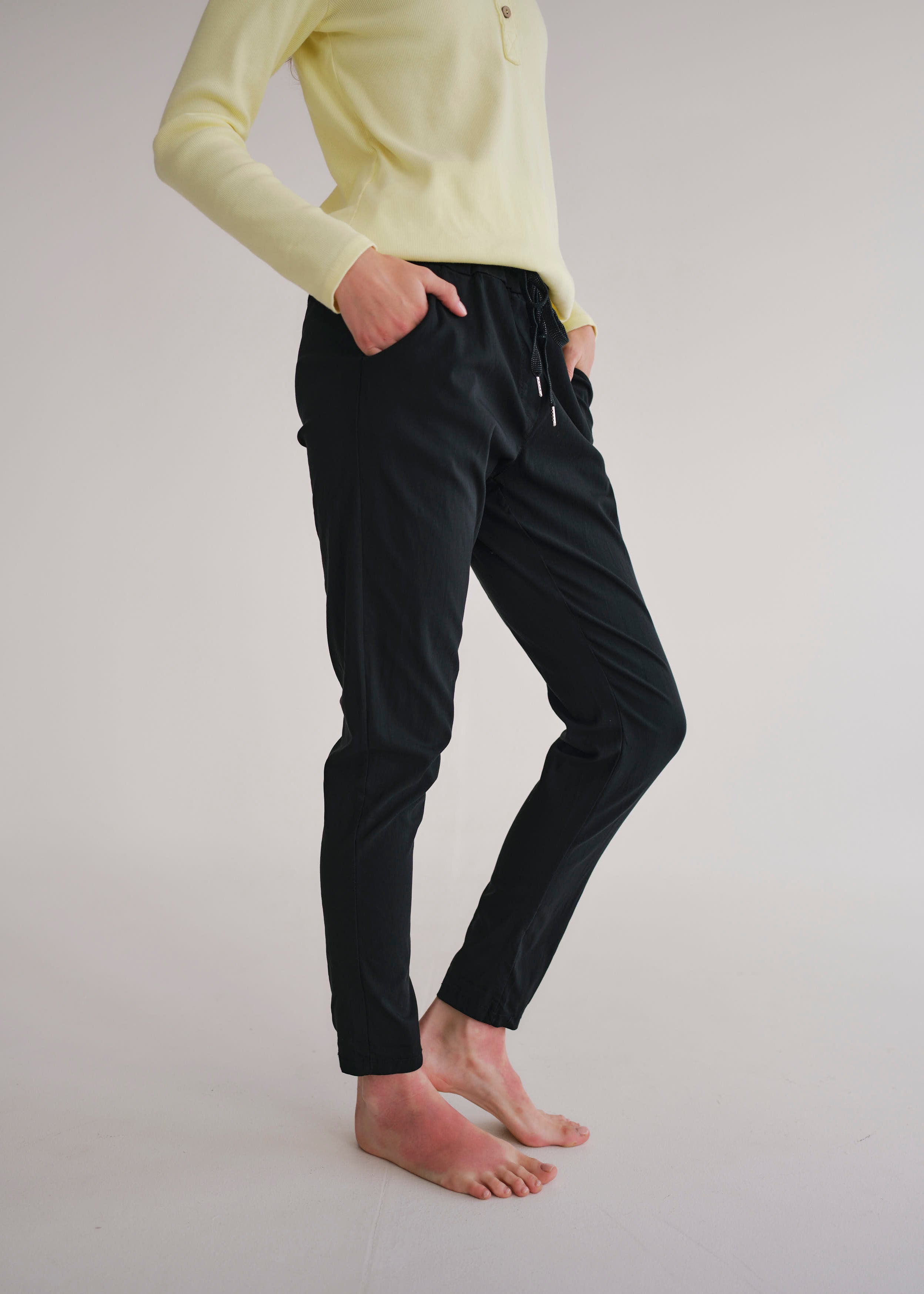 Italian Jogger With Silver Drawstring In Black