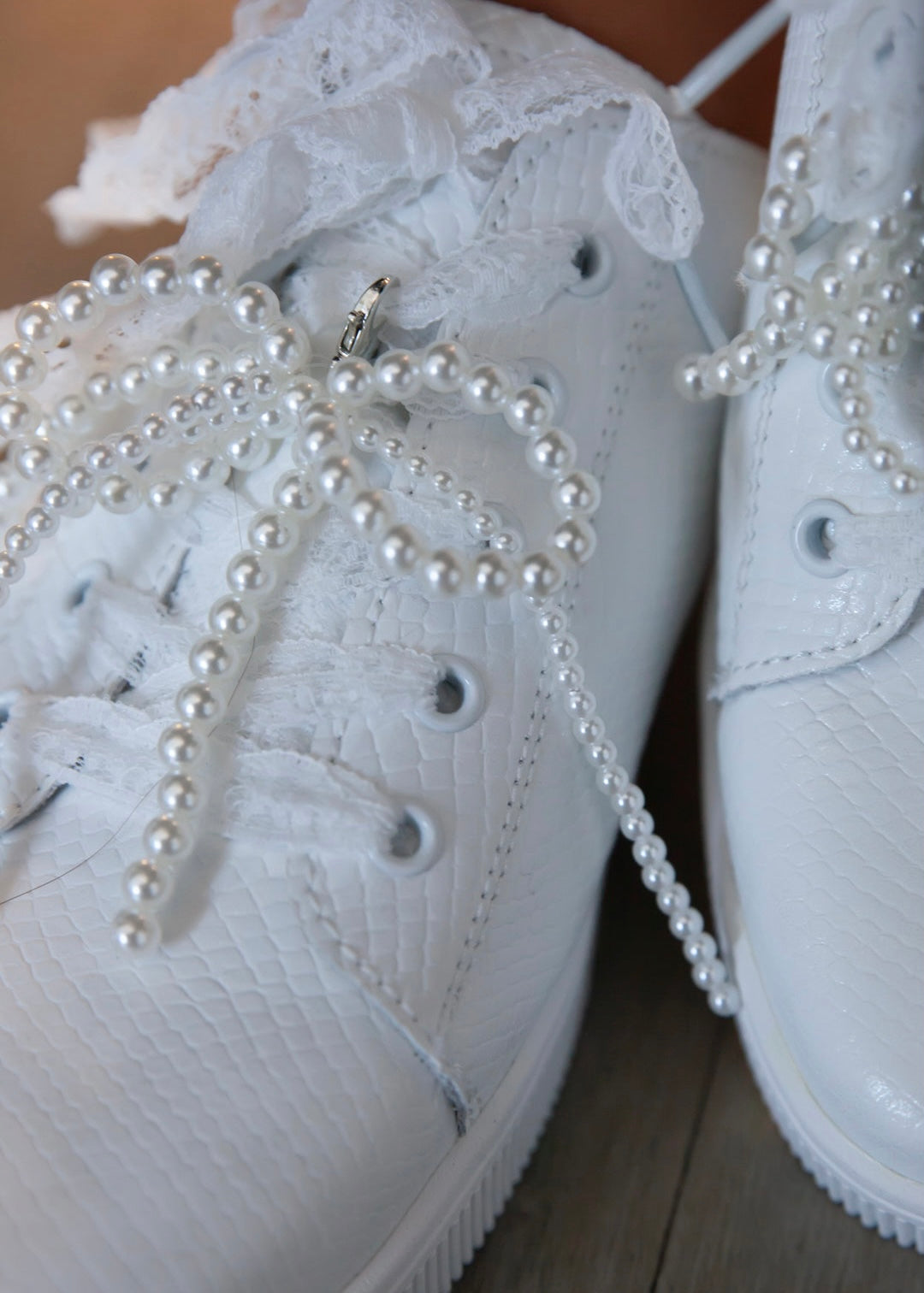 Julz Vicki Leather Sneaker in White Pebble