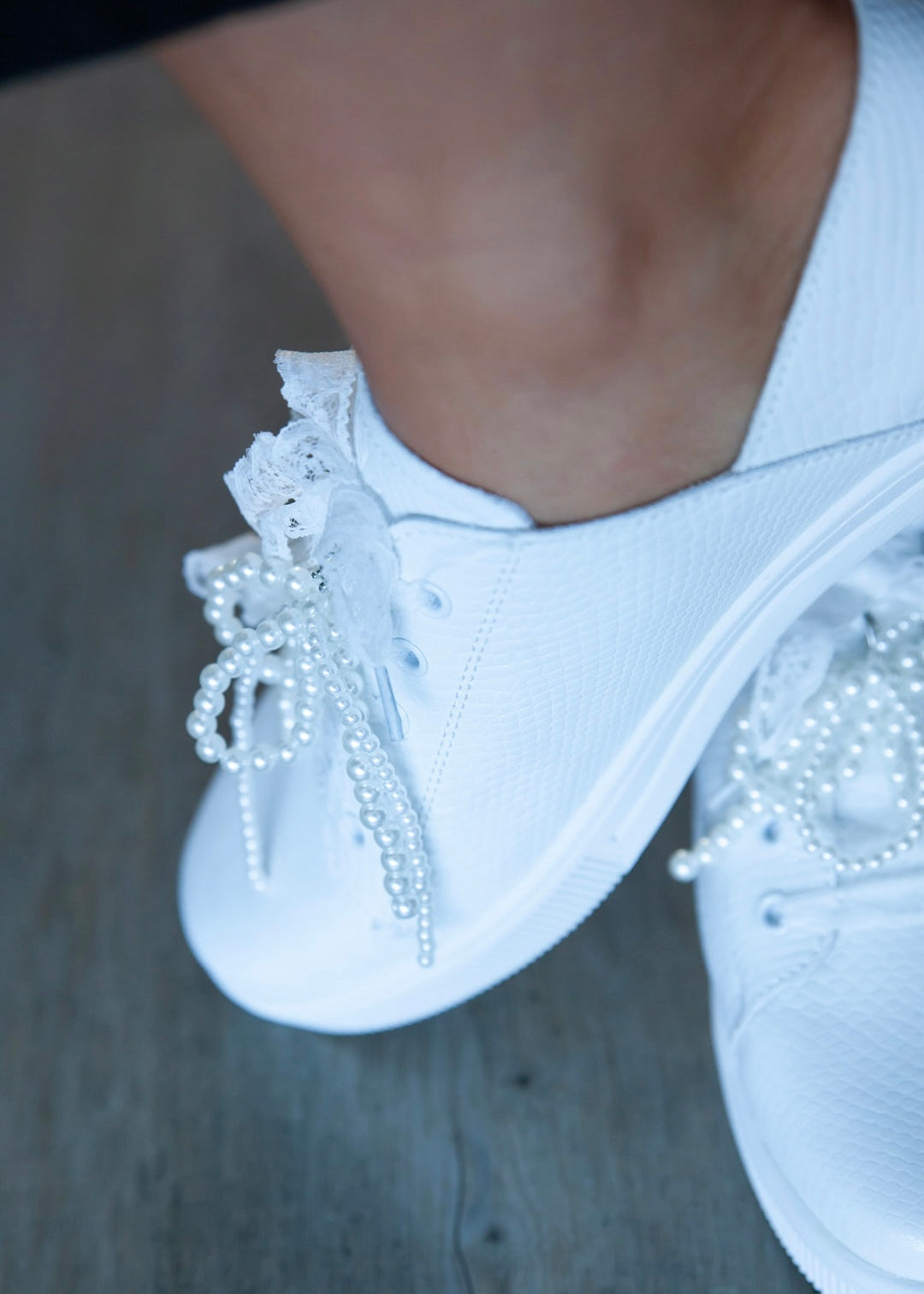 Julz Vicki Leather Sneaker in White Pebble