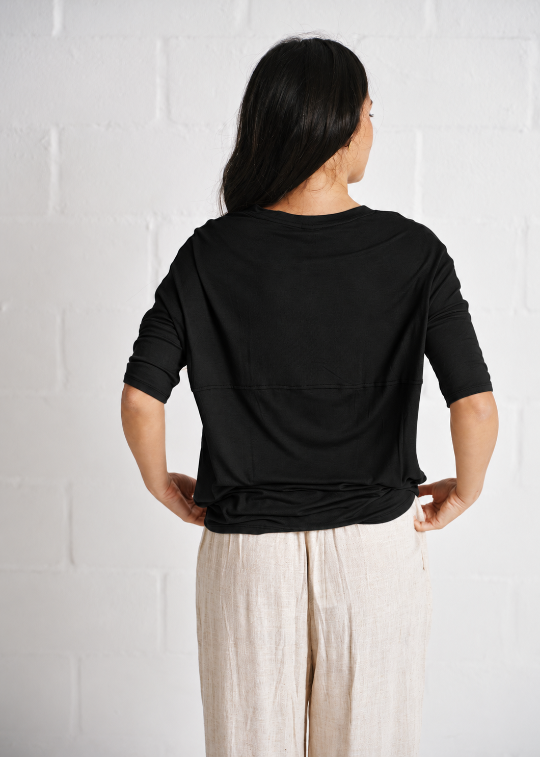 Chloe Classic Tee With Back Seam In Black