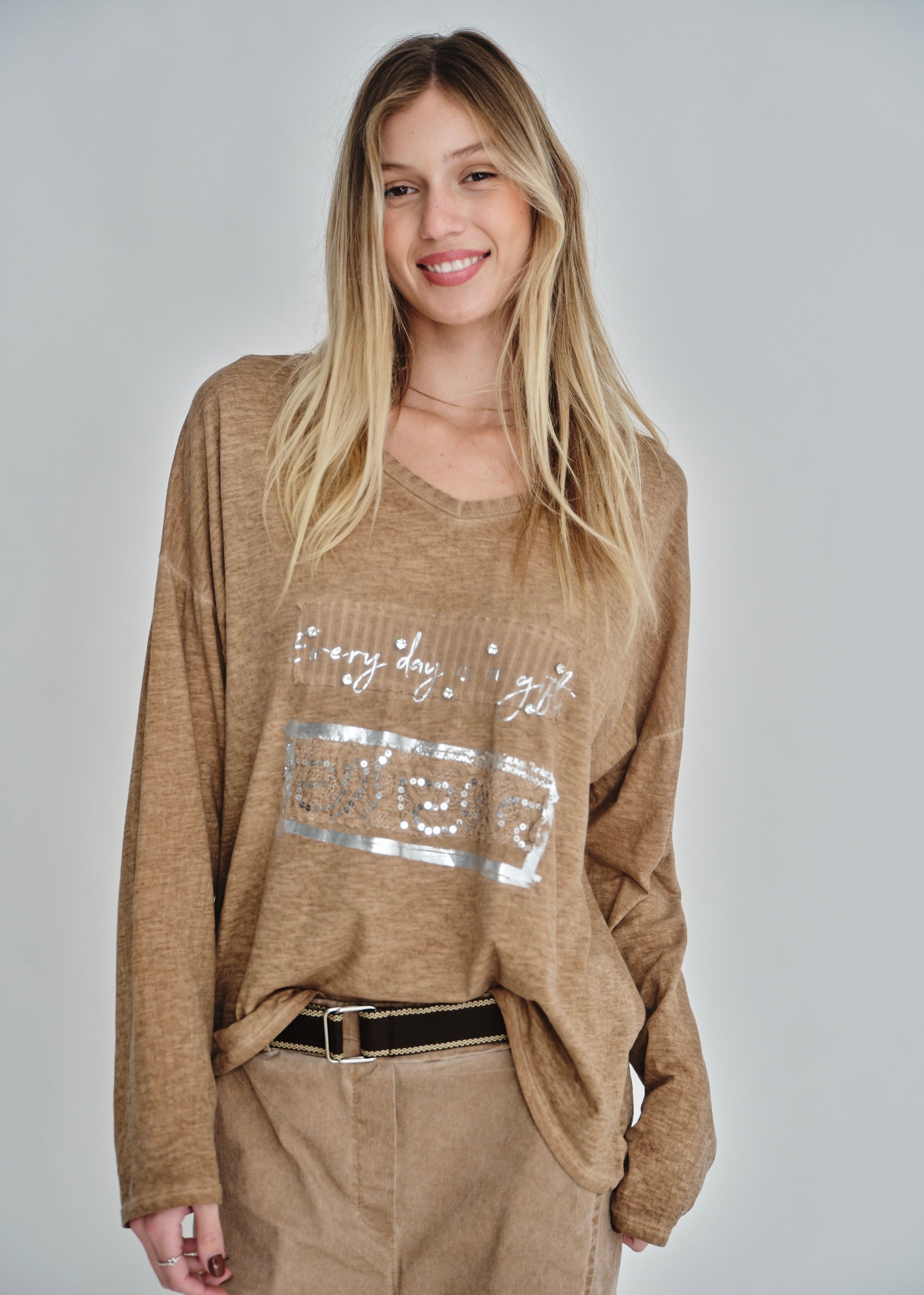 Everyday A Gift V-neck In Cappuccino