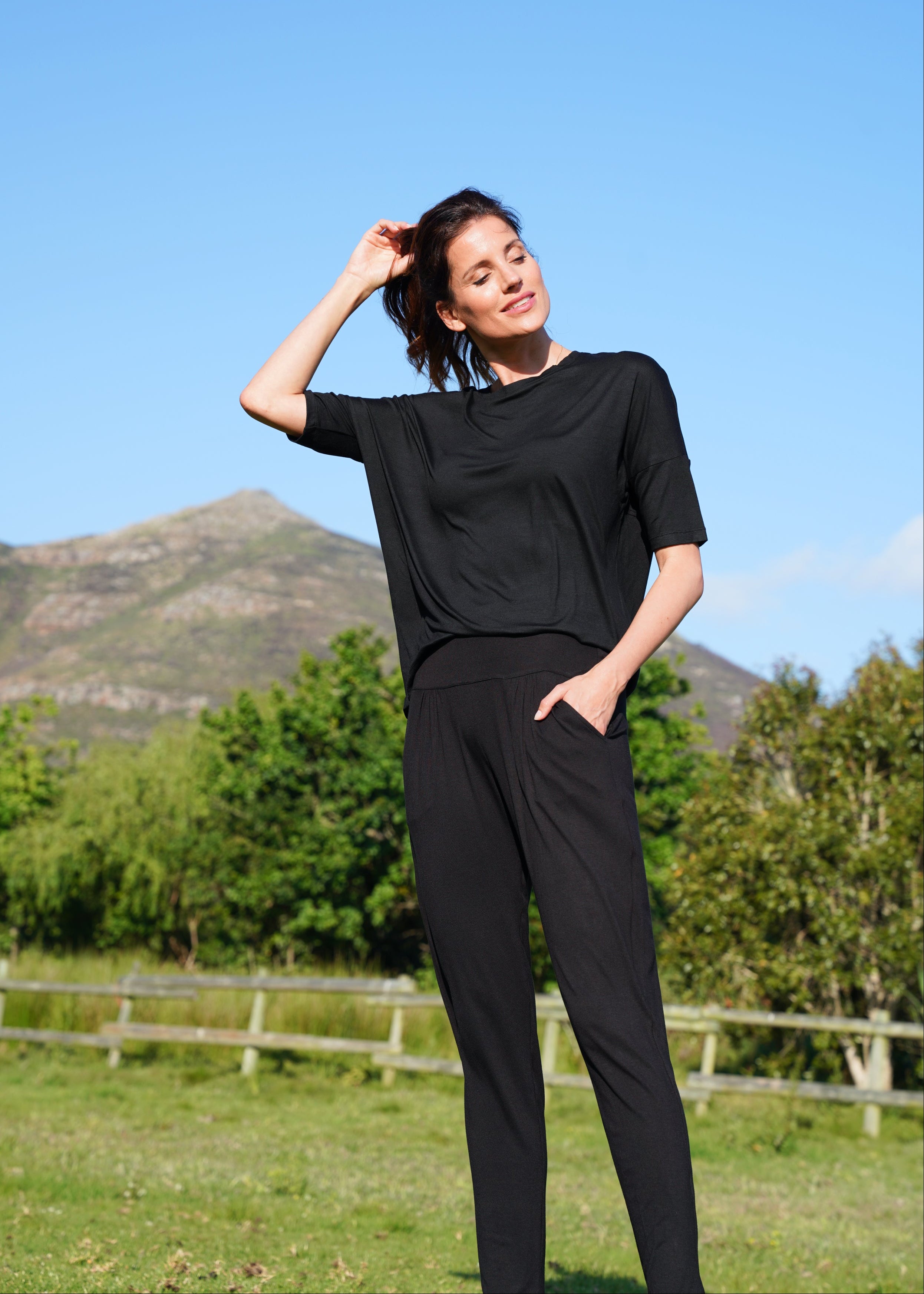 Classic Lounge Tee with Back Seam in Black