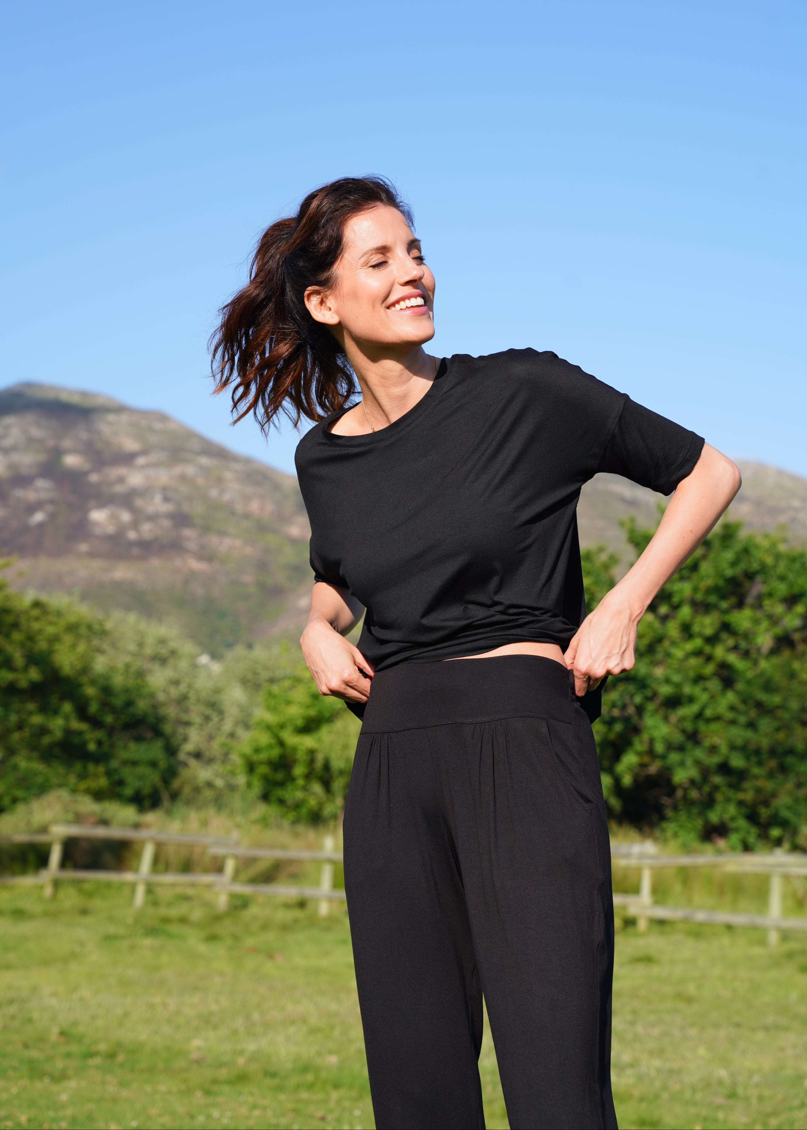 Classic Lounge Tee with Back Seam in Black
