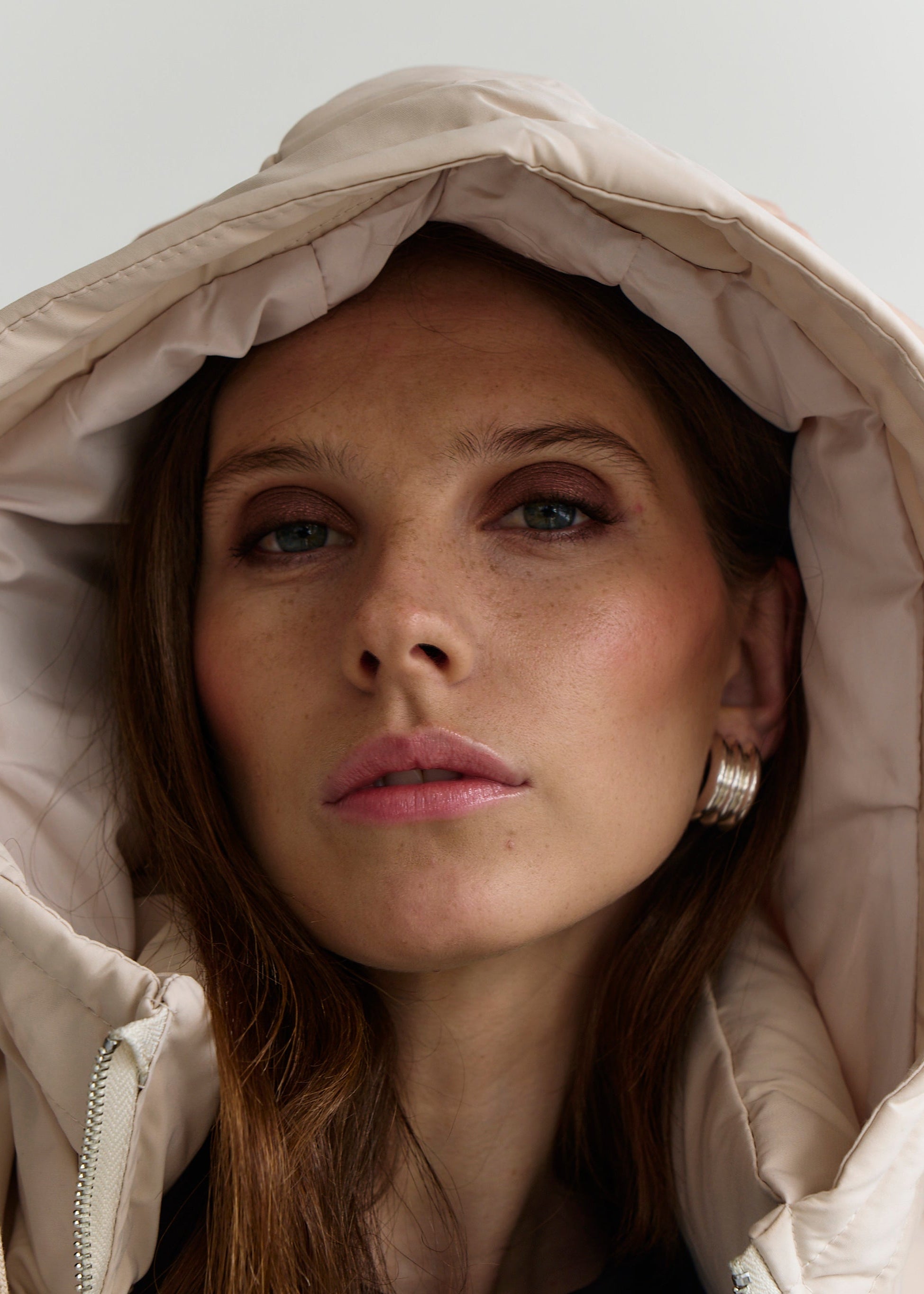 Scandi Sleeveless Down Feather Winter Puffer Jacket in Cream