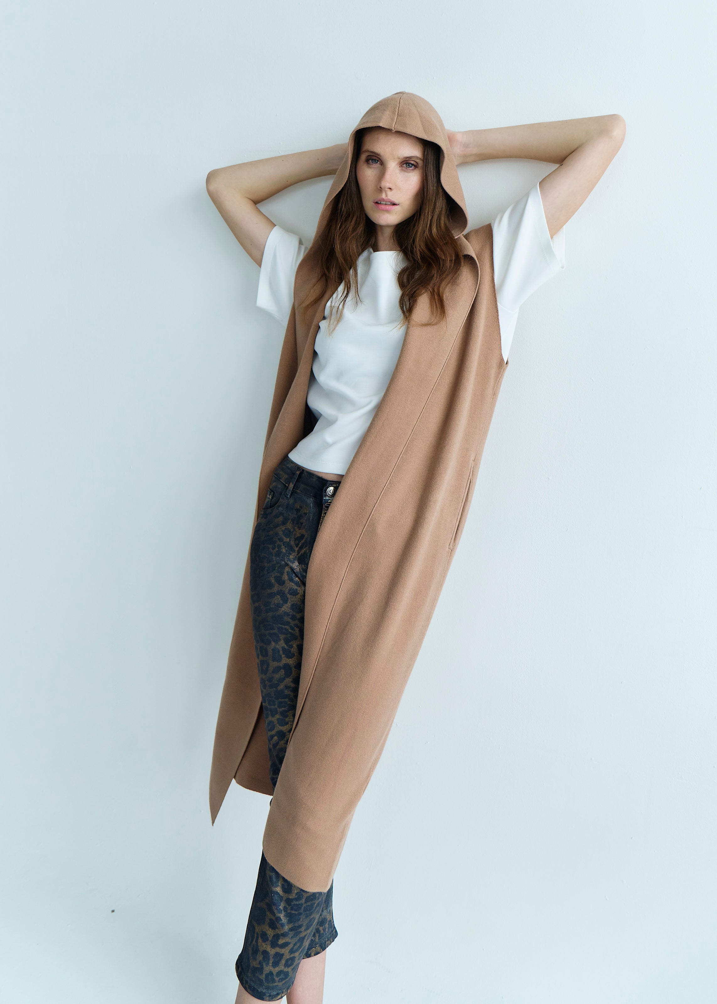 Camille Sleeveless Knitted Viscose Coat in Caramel