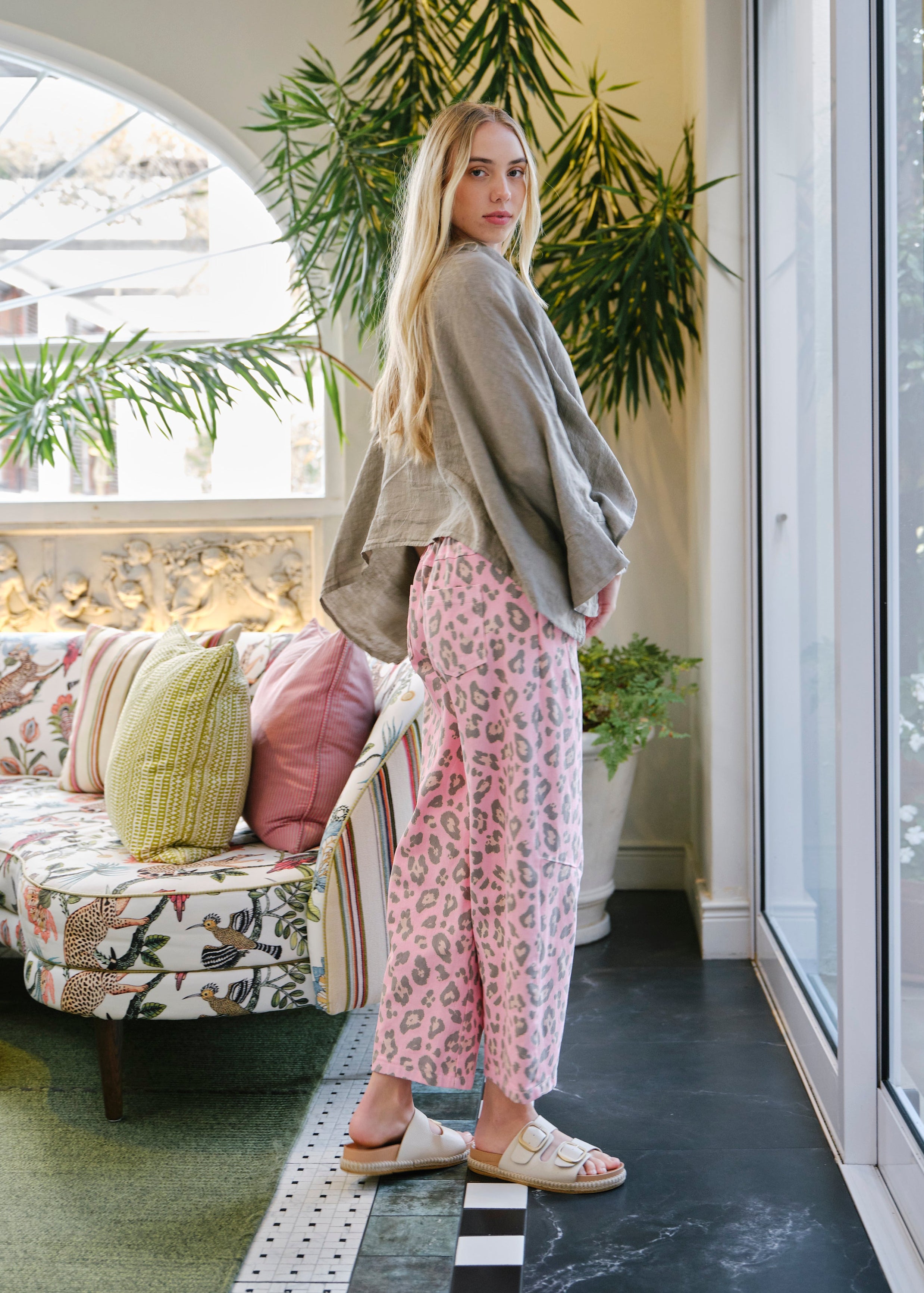 Romy Italian Barrel Jeans in Pink Leopard Print