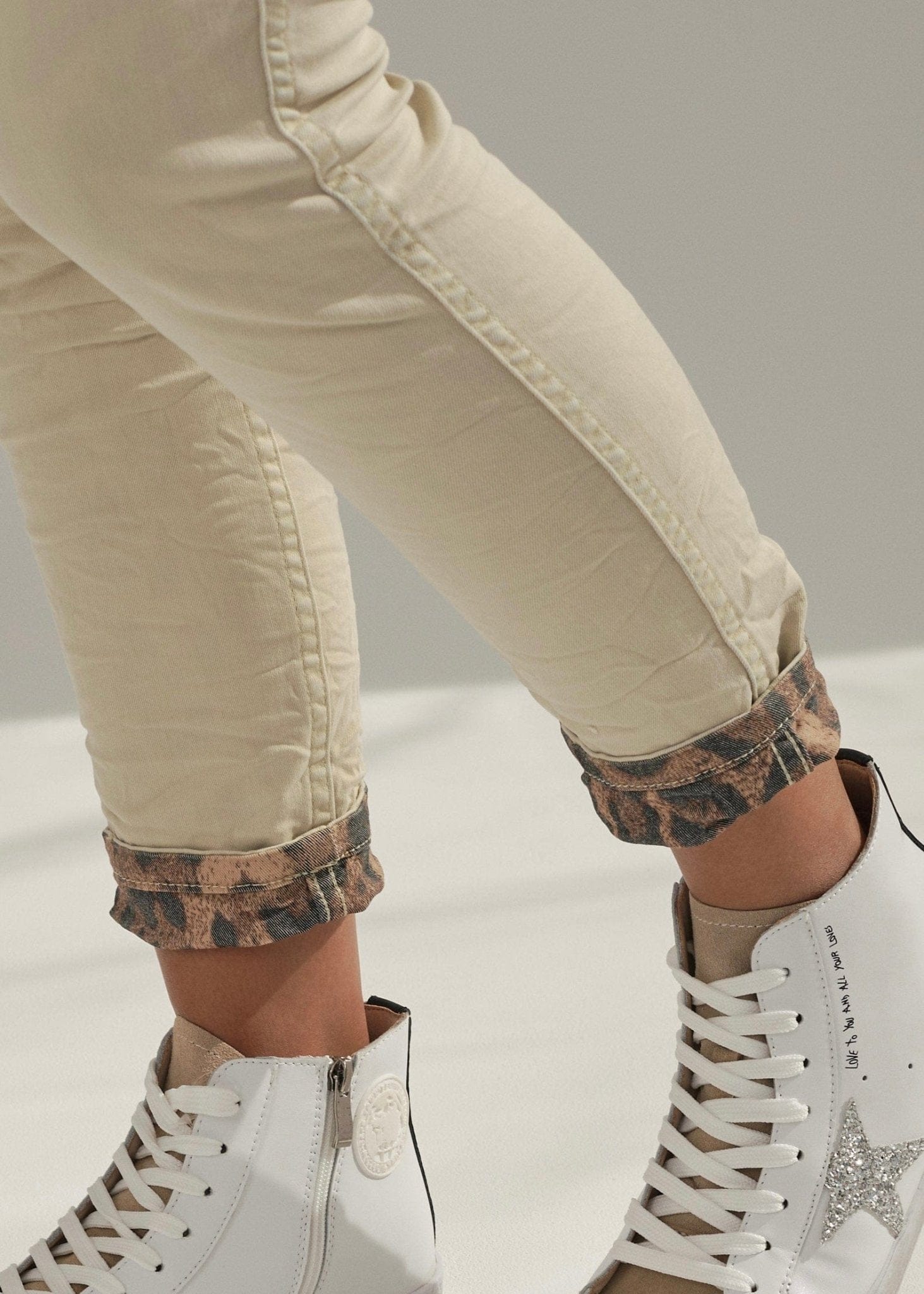 Reversible Jeans with Leopard Print in Beige - Tribute StoreTRIBUTE