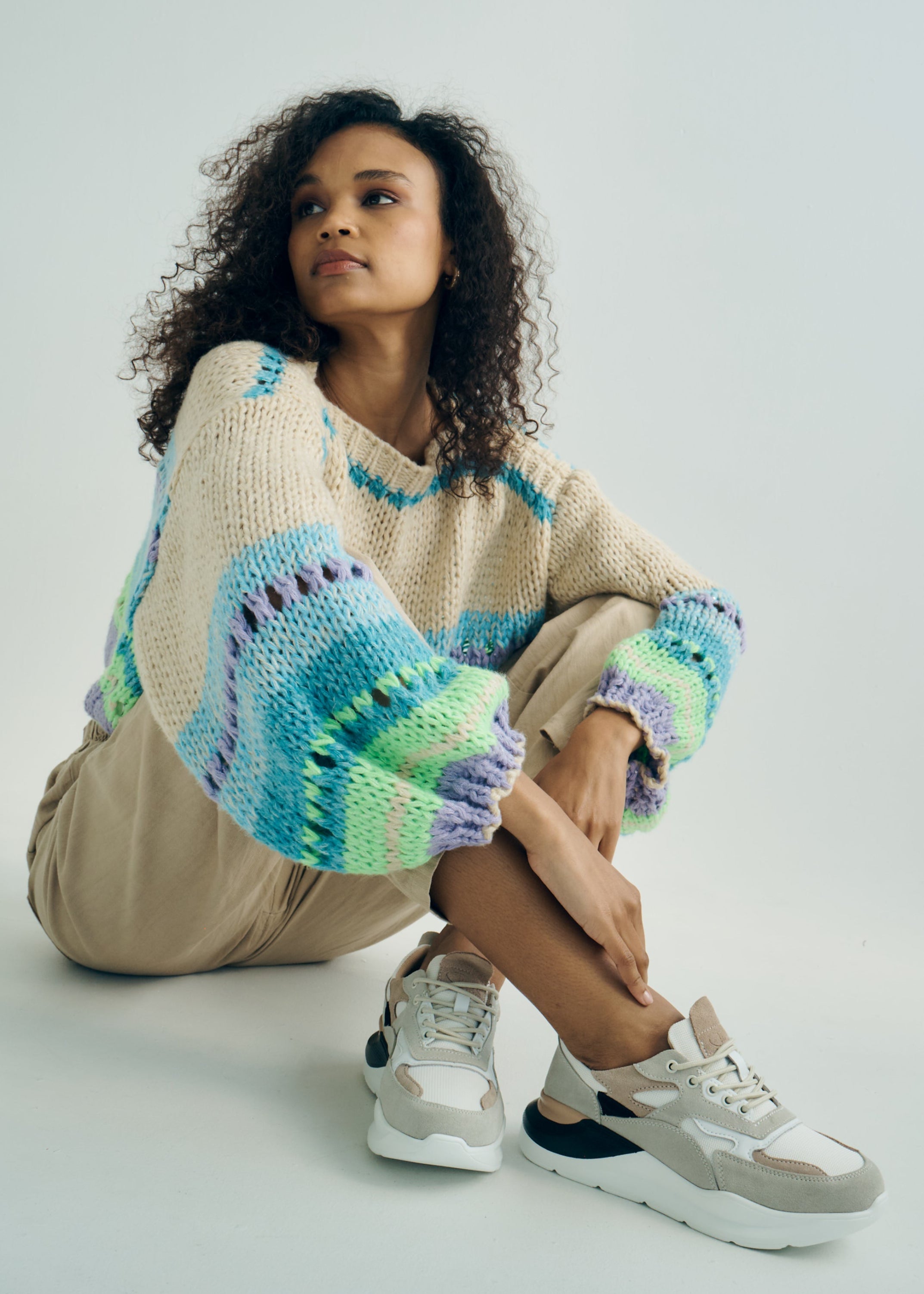Daisy Chunky Beige Knit with Blue and Green