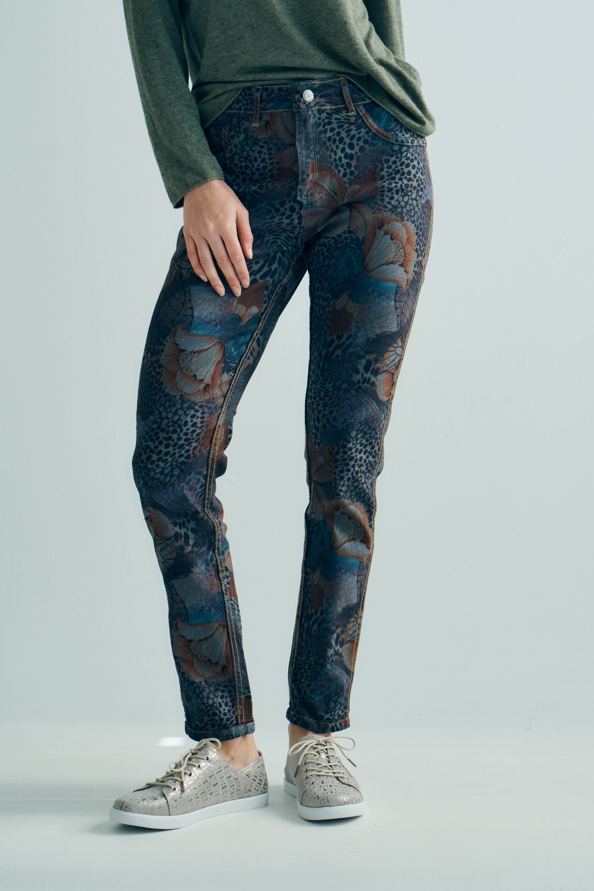 Reversible Jeans With Animal and Floral Print In Blue