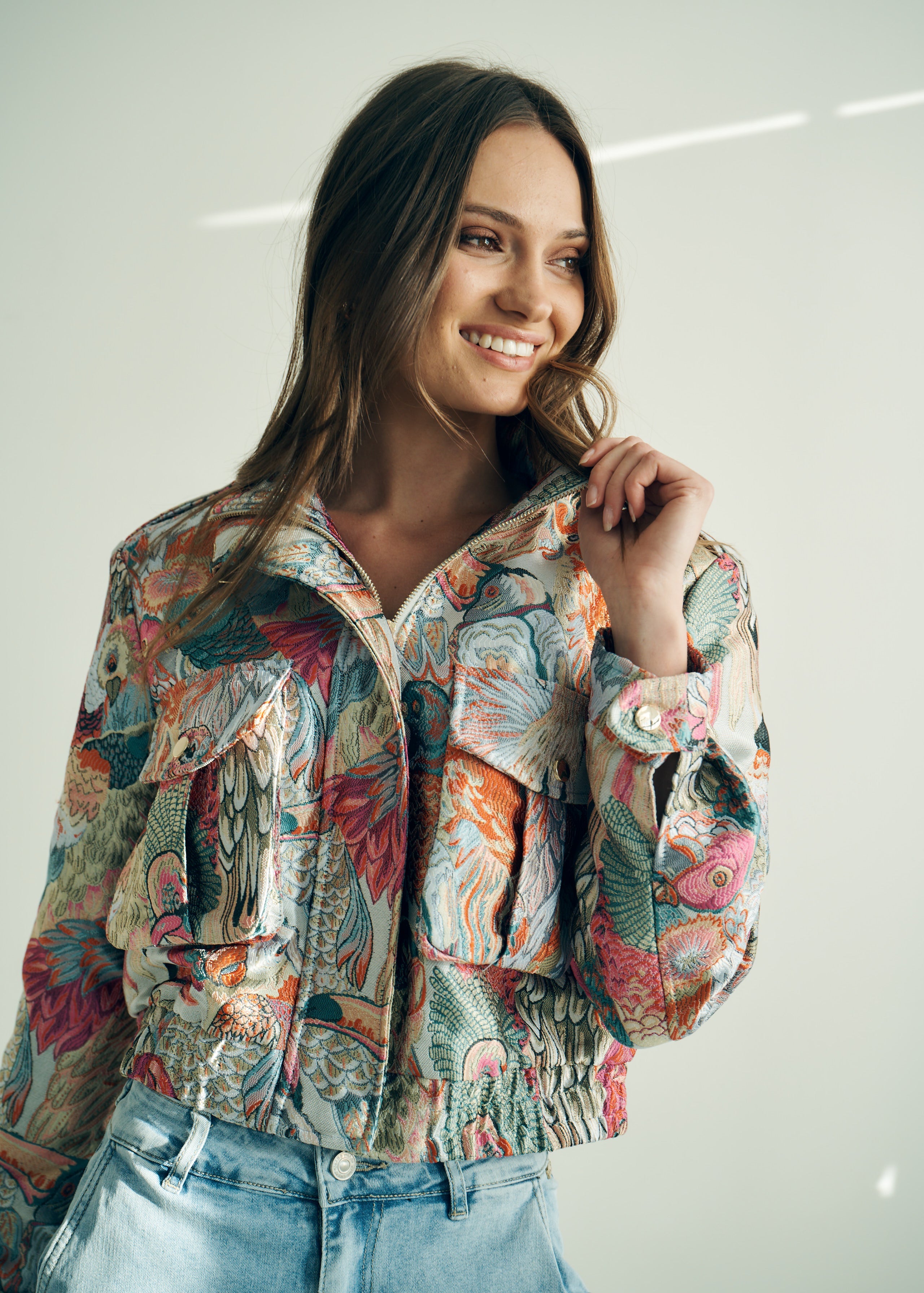 Paraíso Bird Motif Shiny Jacket in Red and Pink