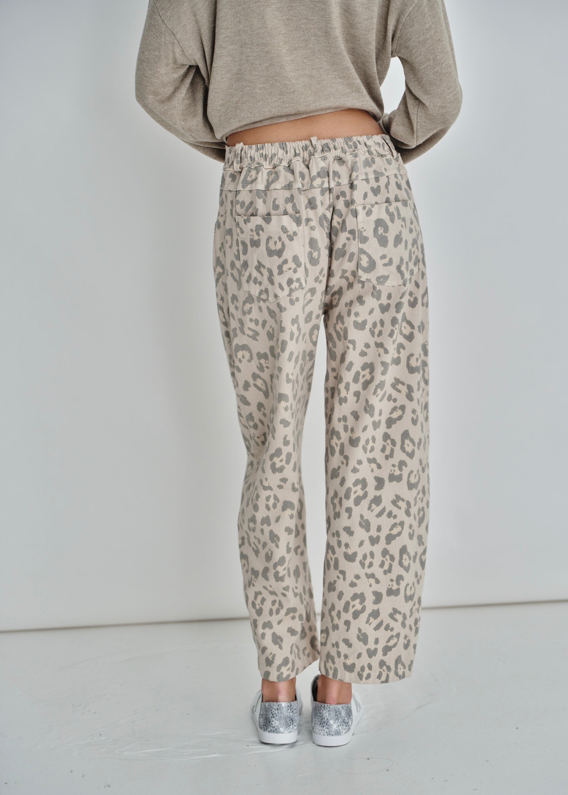 Italian Cotton Barrel Trousers With Leopard Print In Beige