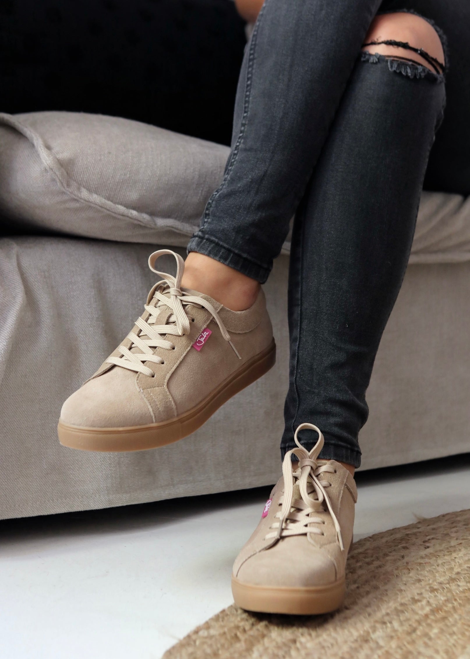 Yasmin Leather Sneaker In Taupe