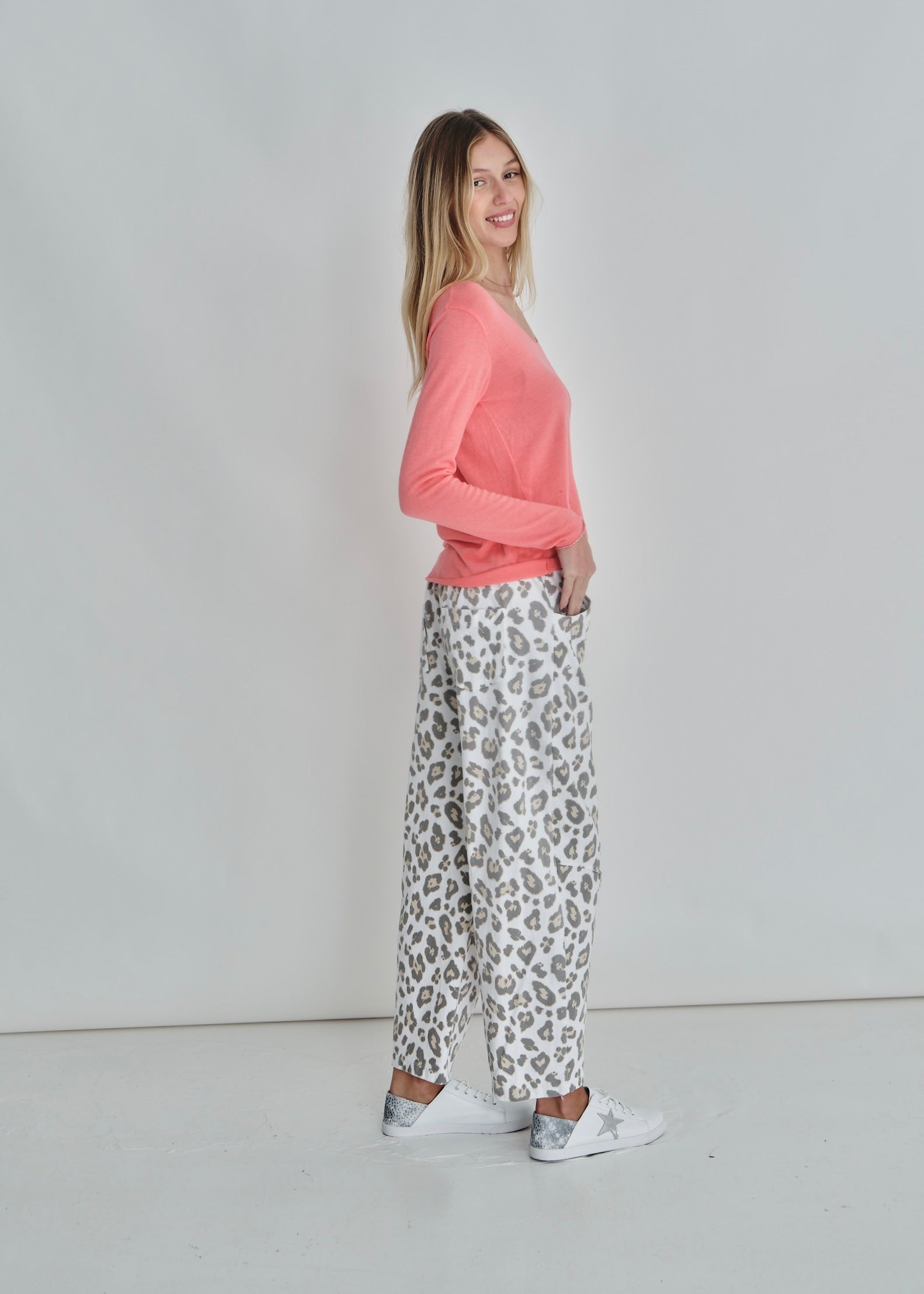 Italian Cotton Barrel Trousers With Leopard Print In White