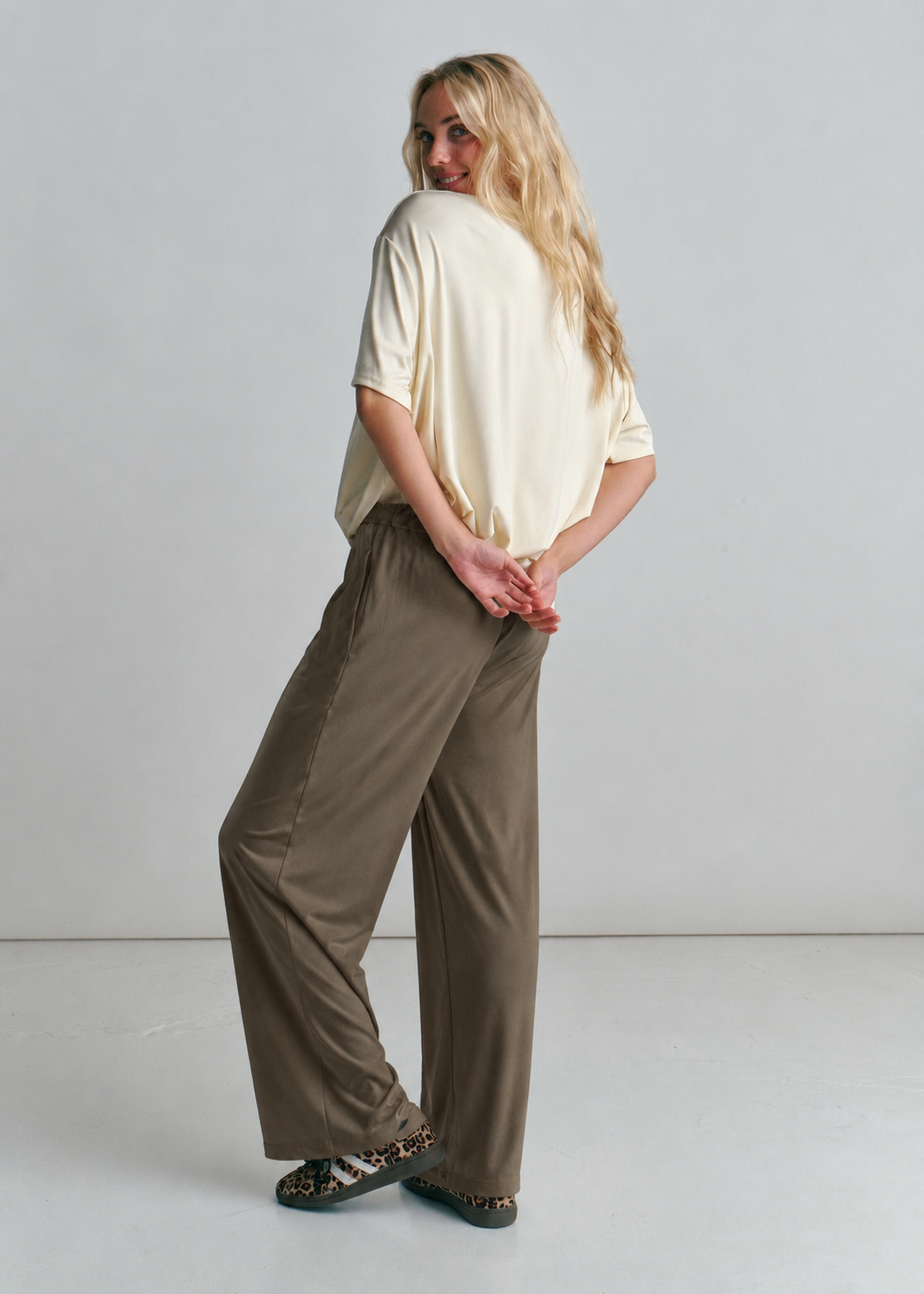 Beurre Butter Feel Palazzo Pants In Dark Khaki