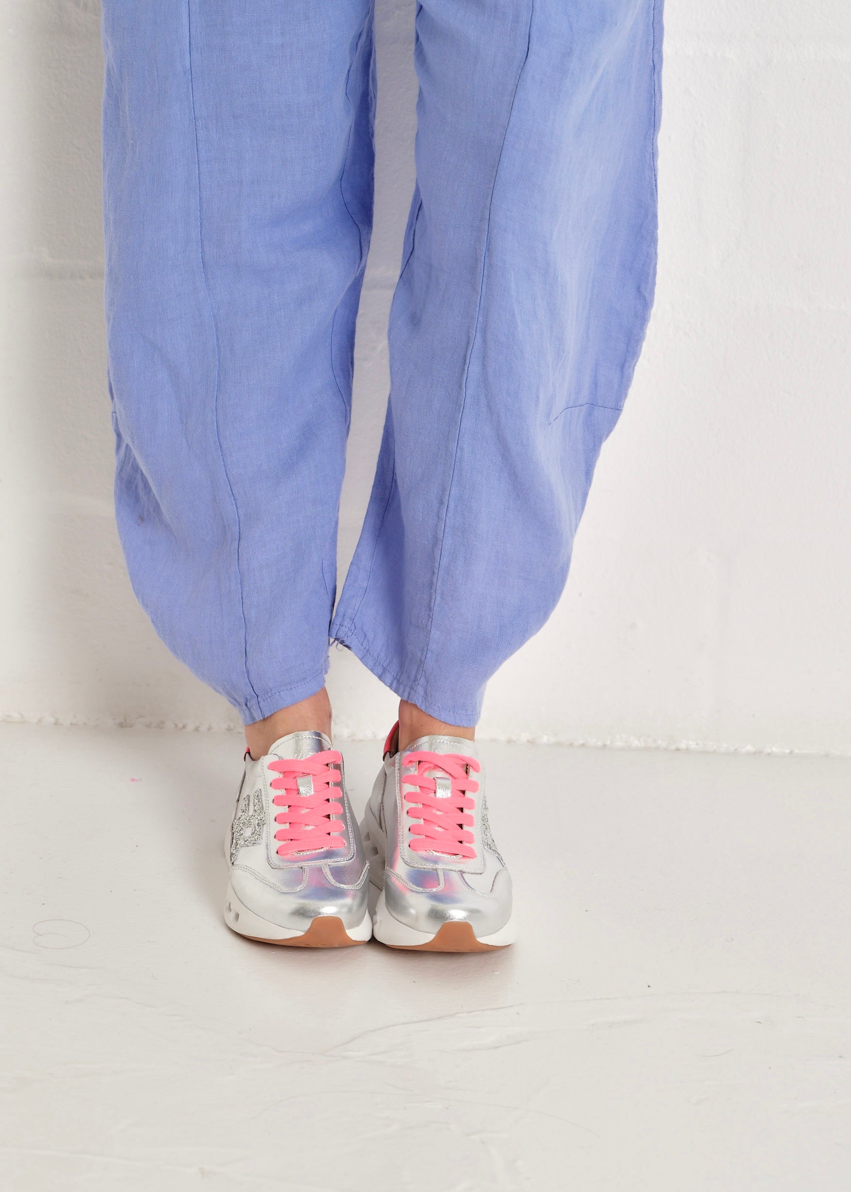 Julz Lumi Leather Sneaker In Aero Metallic Silver