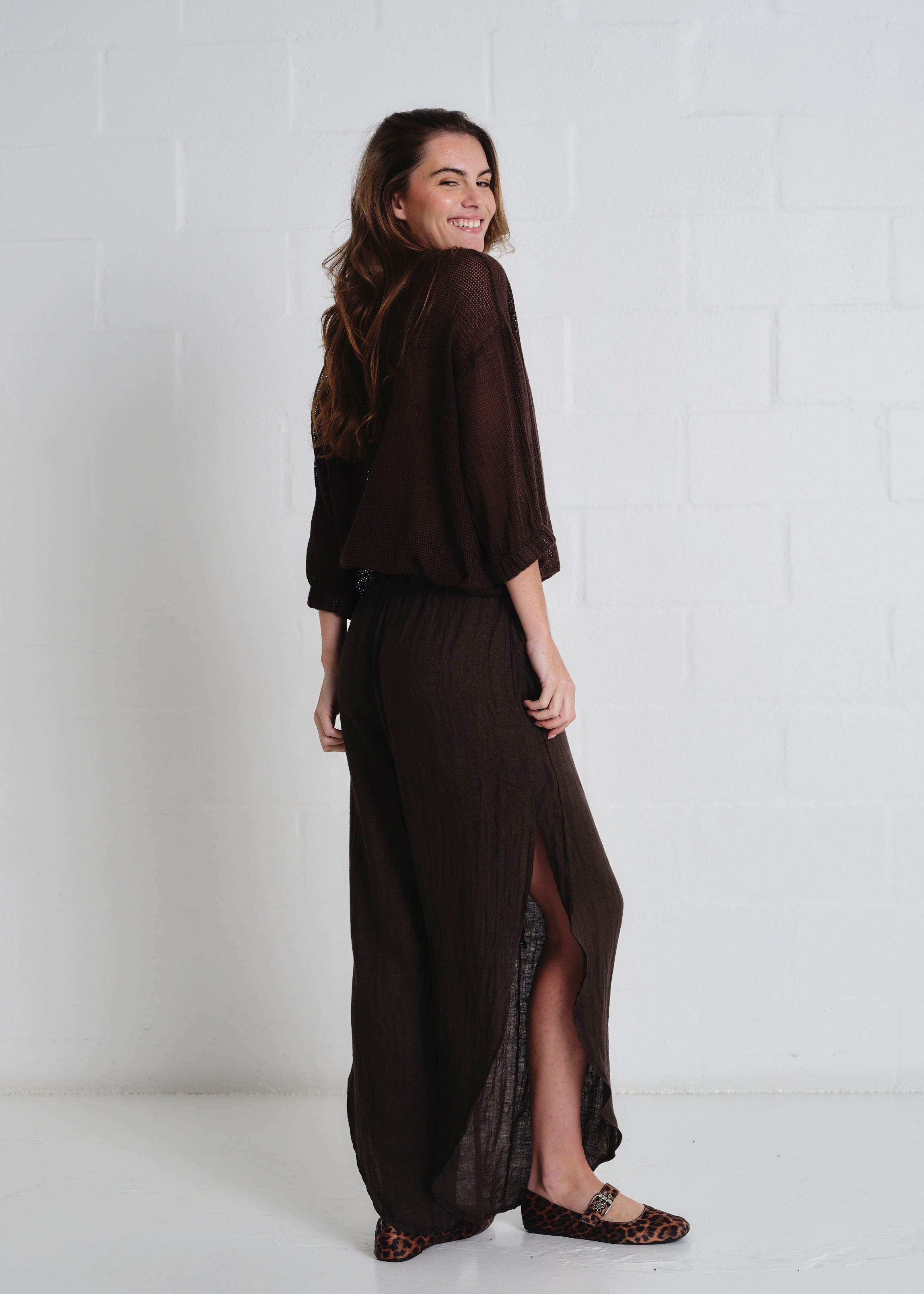 Liguria Side Slit Linen Pants In Chocolate