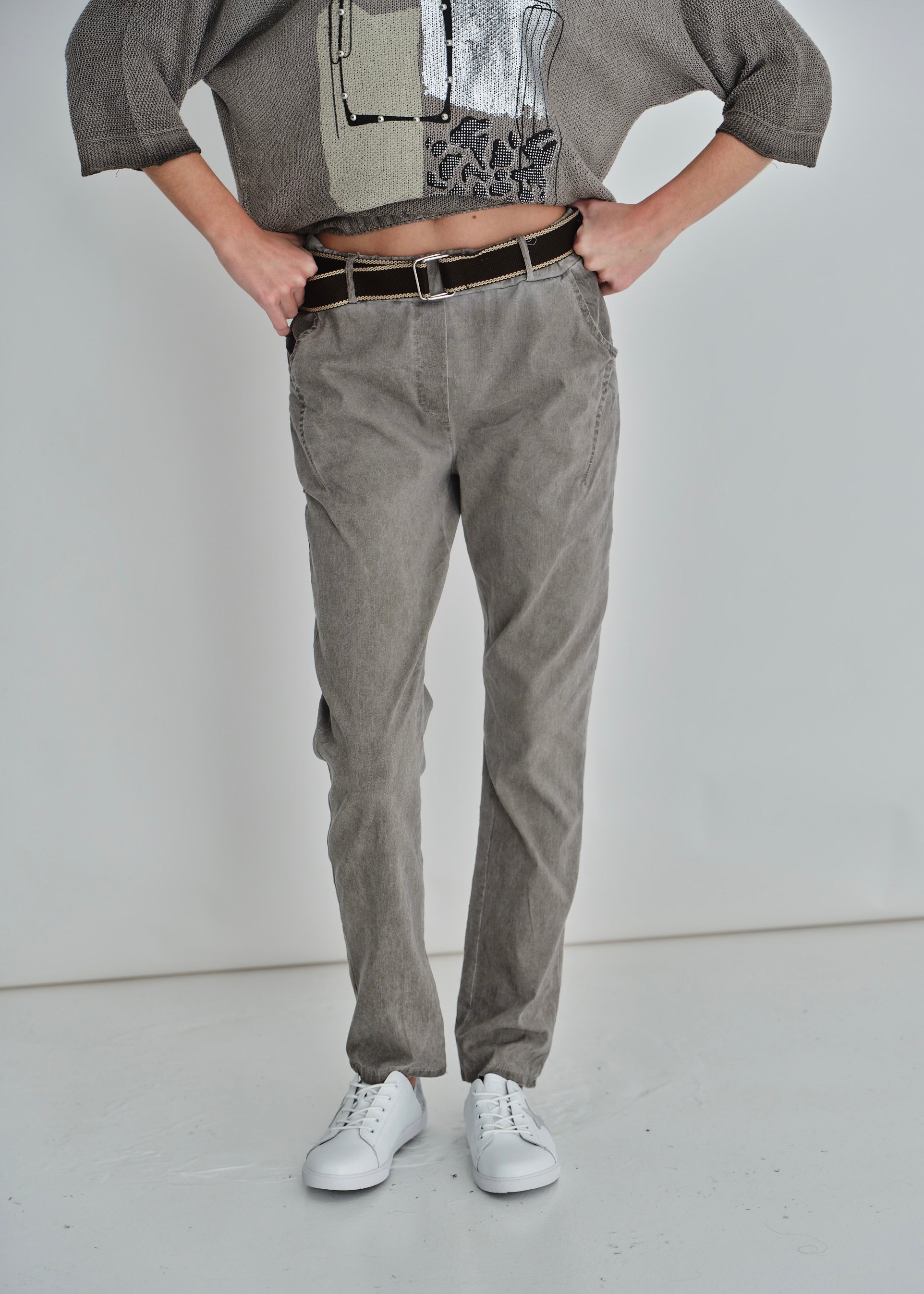 Joggers With Belt In Light Grey