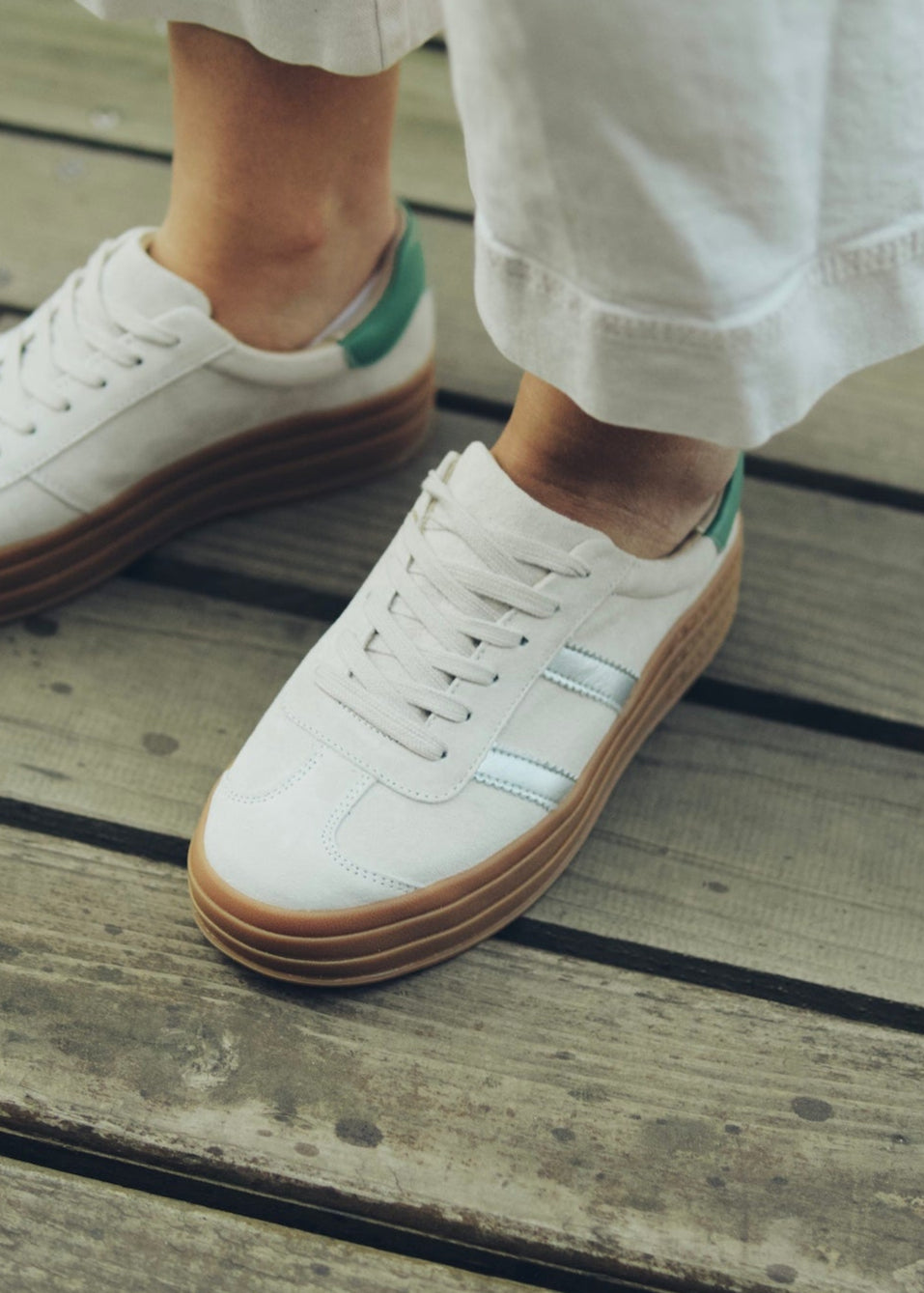 Bree Leather Sneaker In Light Taupe