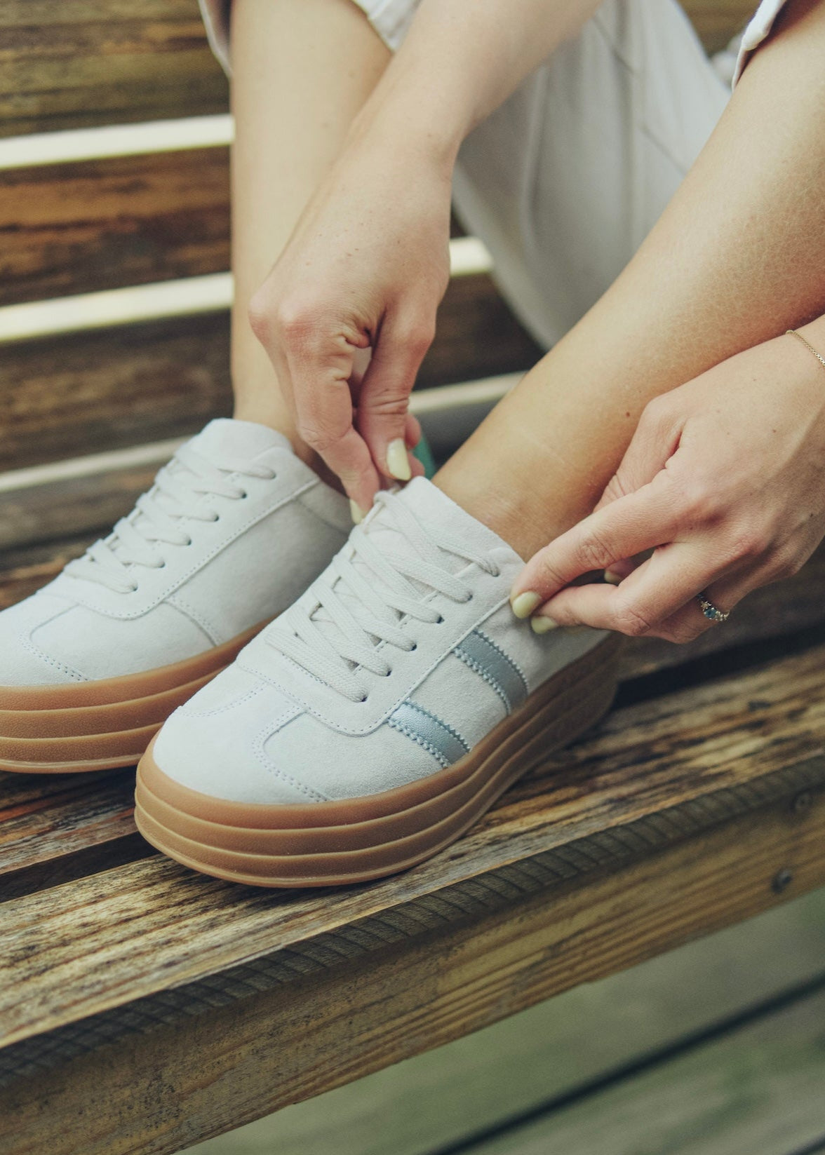Bree Leather Sneaker In Light Taupe