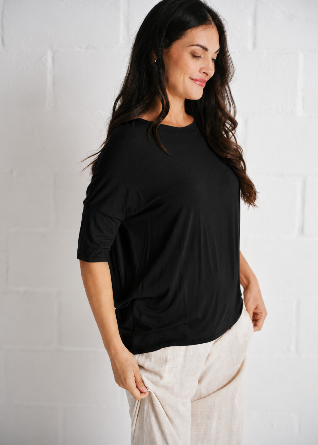 Chloe Classic Tee With Back Seam In Black
