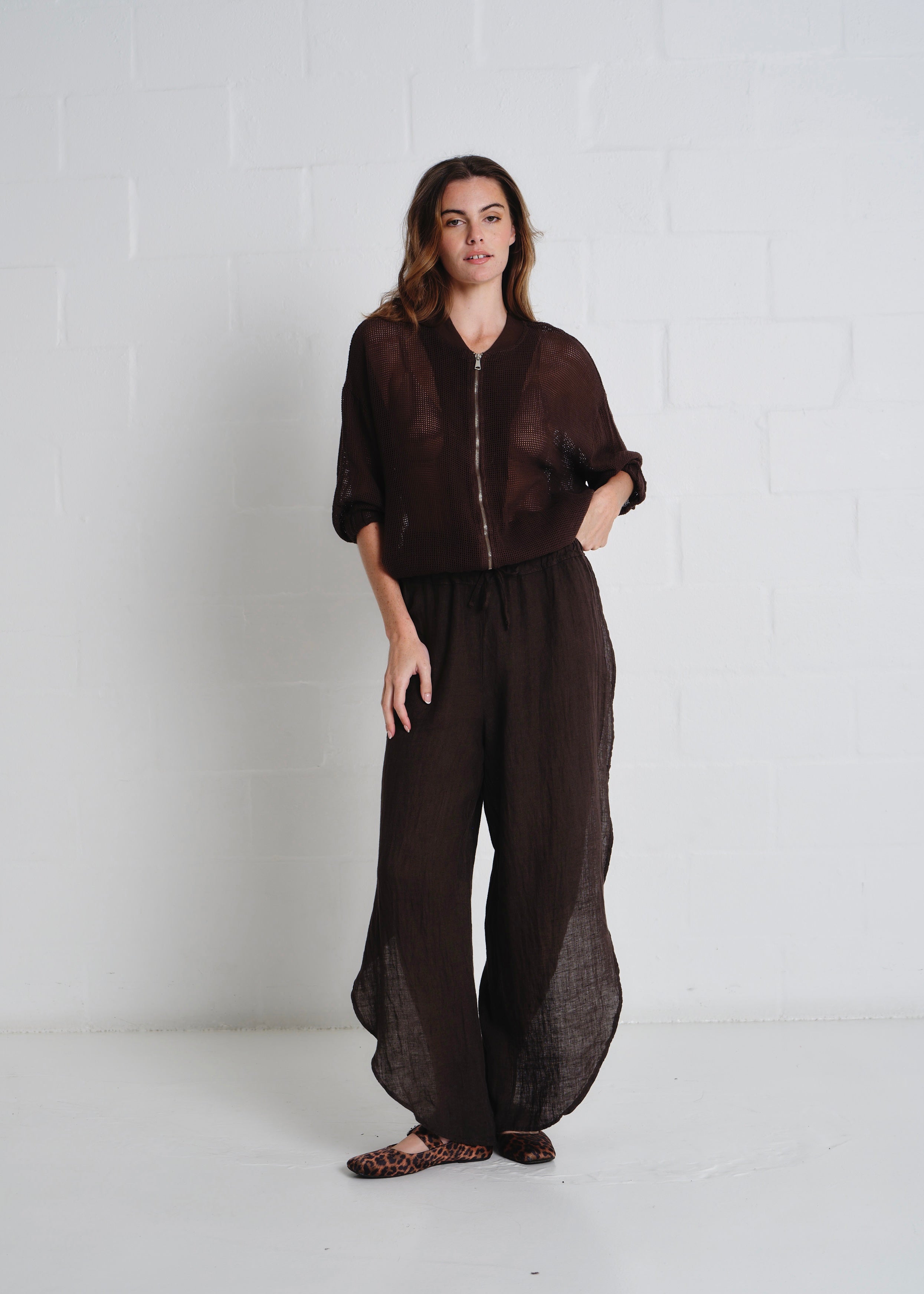 Liguria Side Slit Linen Pants In Chocolate