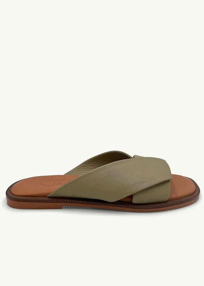 Julz Darcy Leather Sandal In Olive