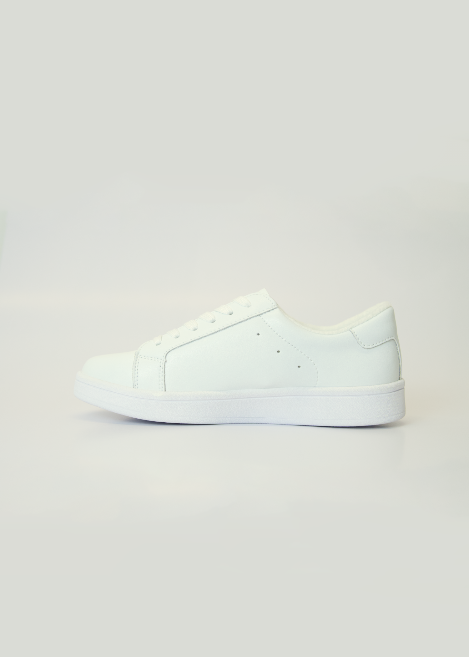 Peyton Leather Star Sneaker in White