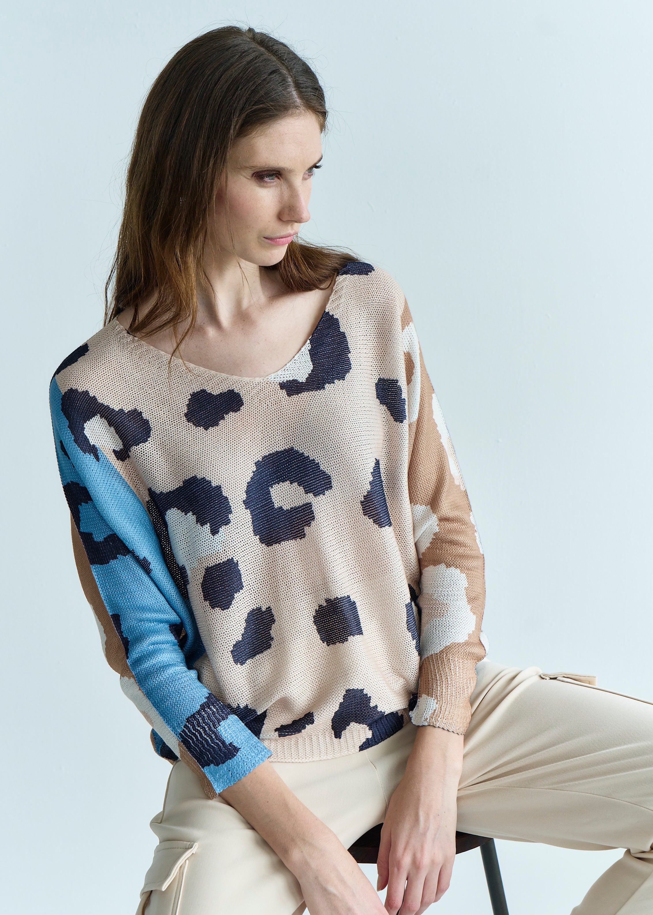 Anouk Italian Summer V Neck Knit with Leopard Print in Camel and Black