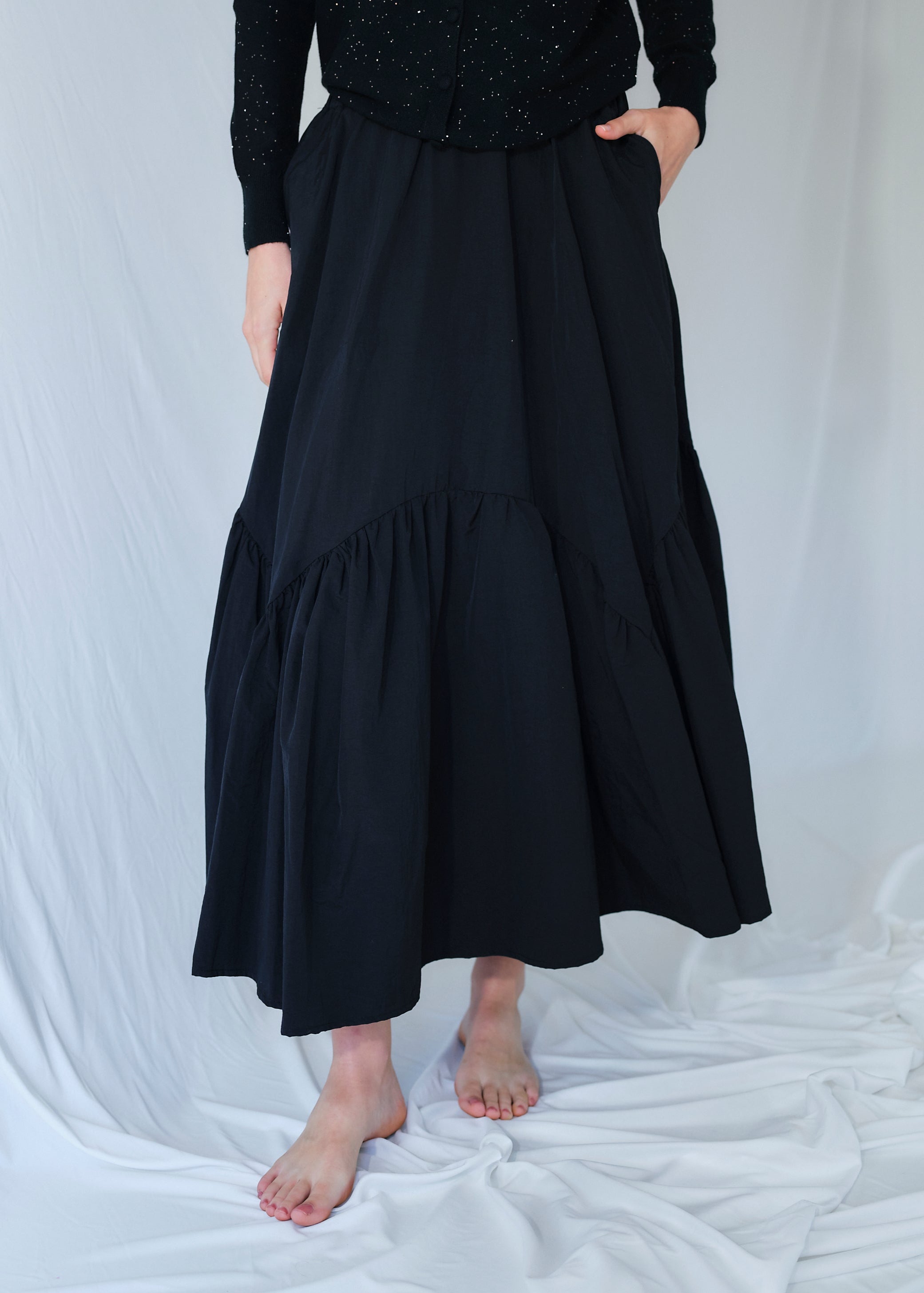 Balloon Tiered Skirt In Black