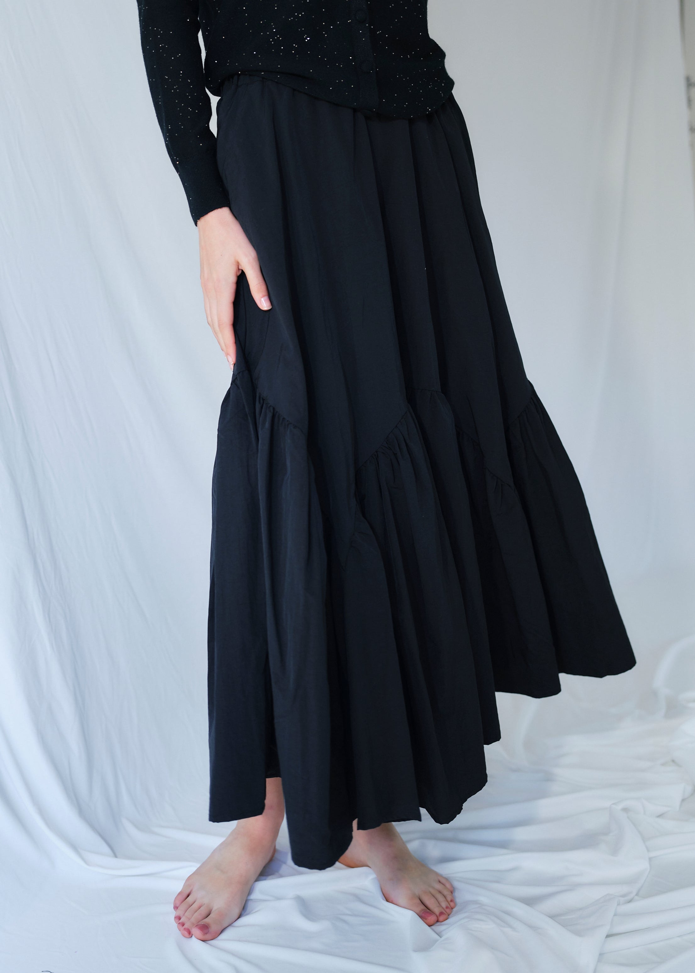 Balloon Tiered Skirt In Black