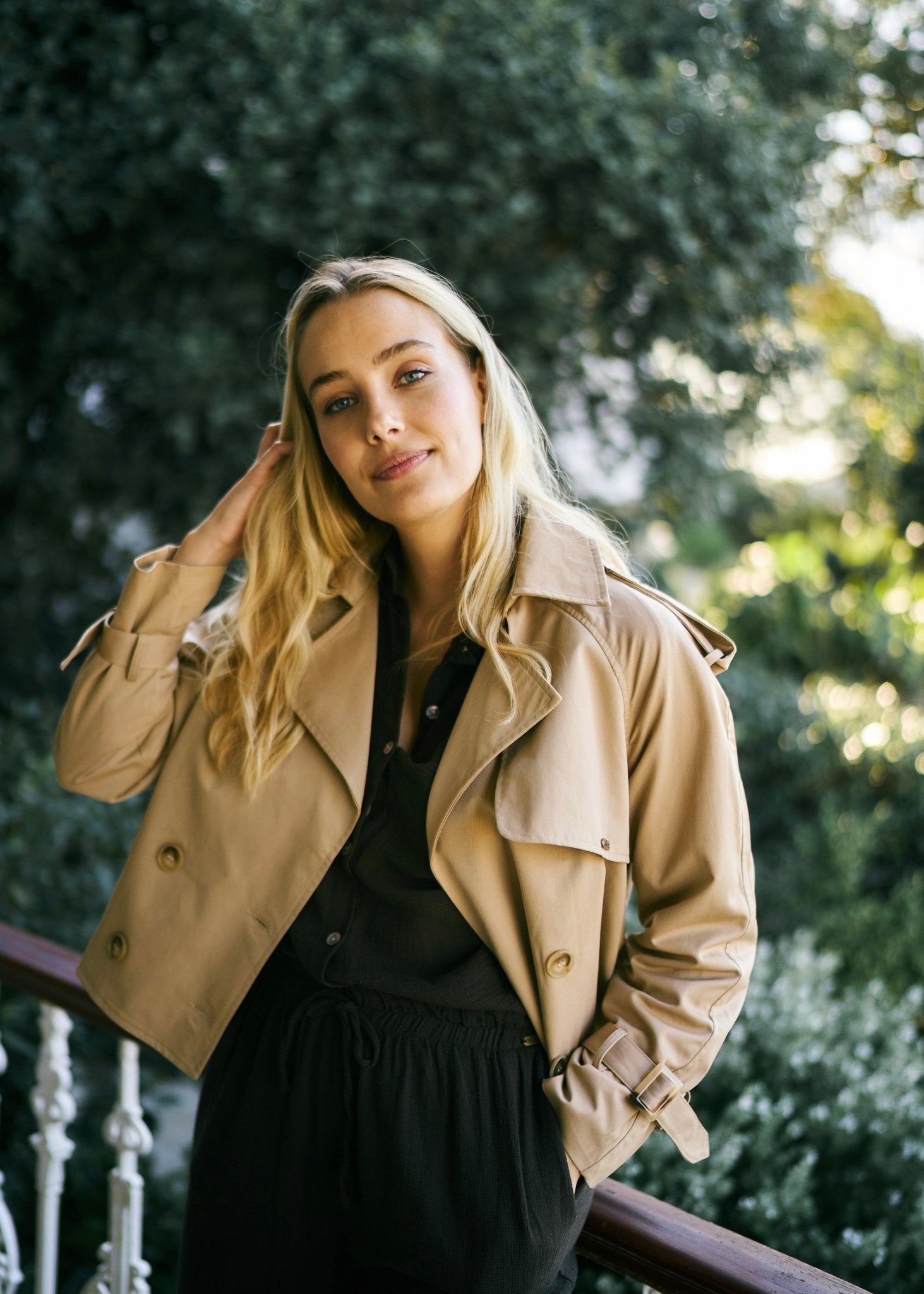 Cropped Trench Coat in Beige - Tribute StoreTRIBUTE