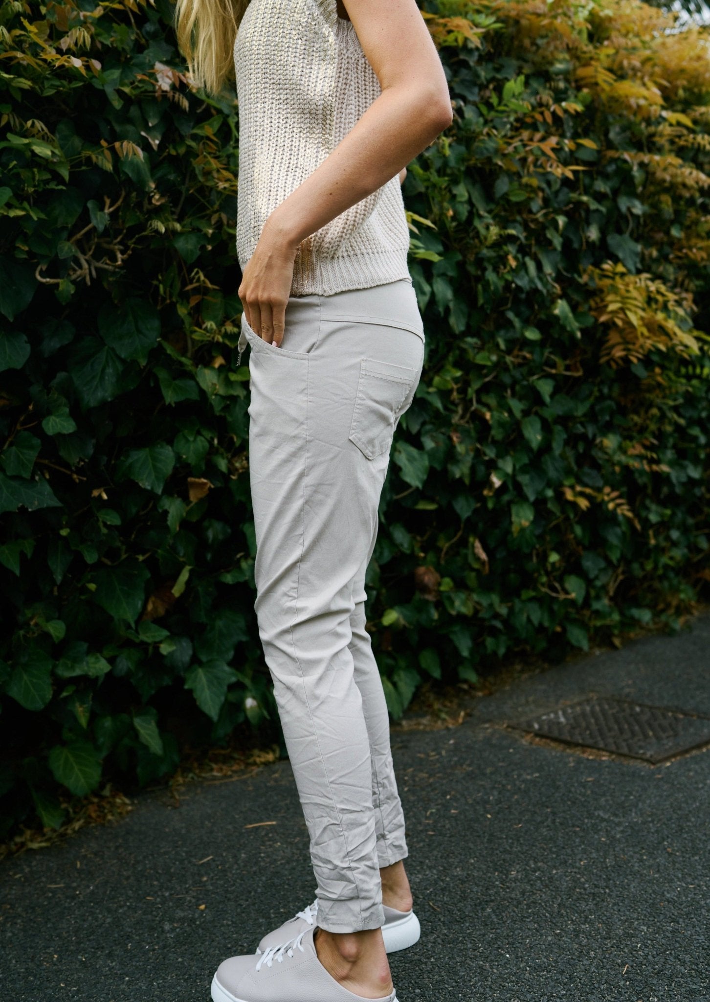 Italian Viscose Joggers with Sparkle Star In Cream - Tribute StoreTRIBUTE