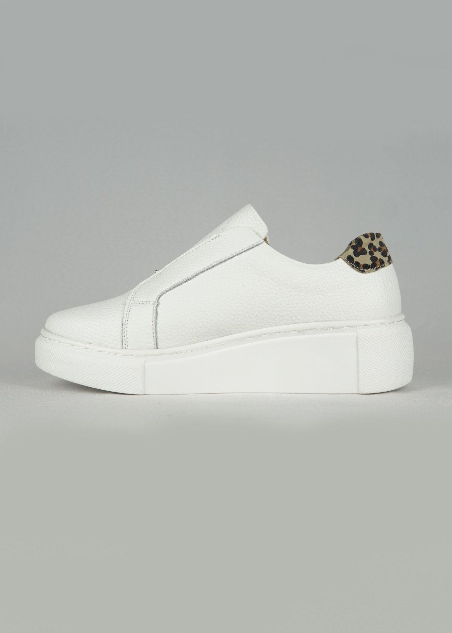 Serena Sneaker With Animal Print In White And Gold - Tribute StoreJulz
