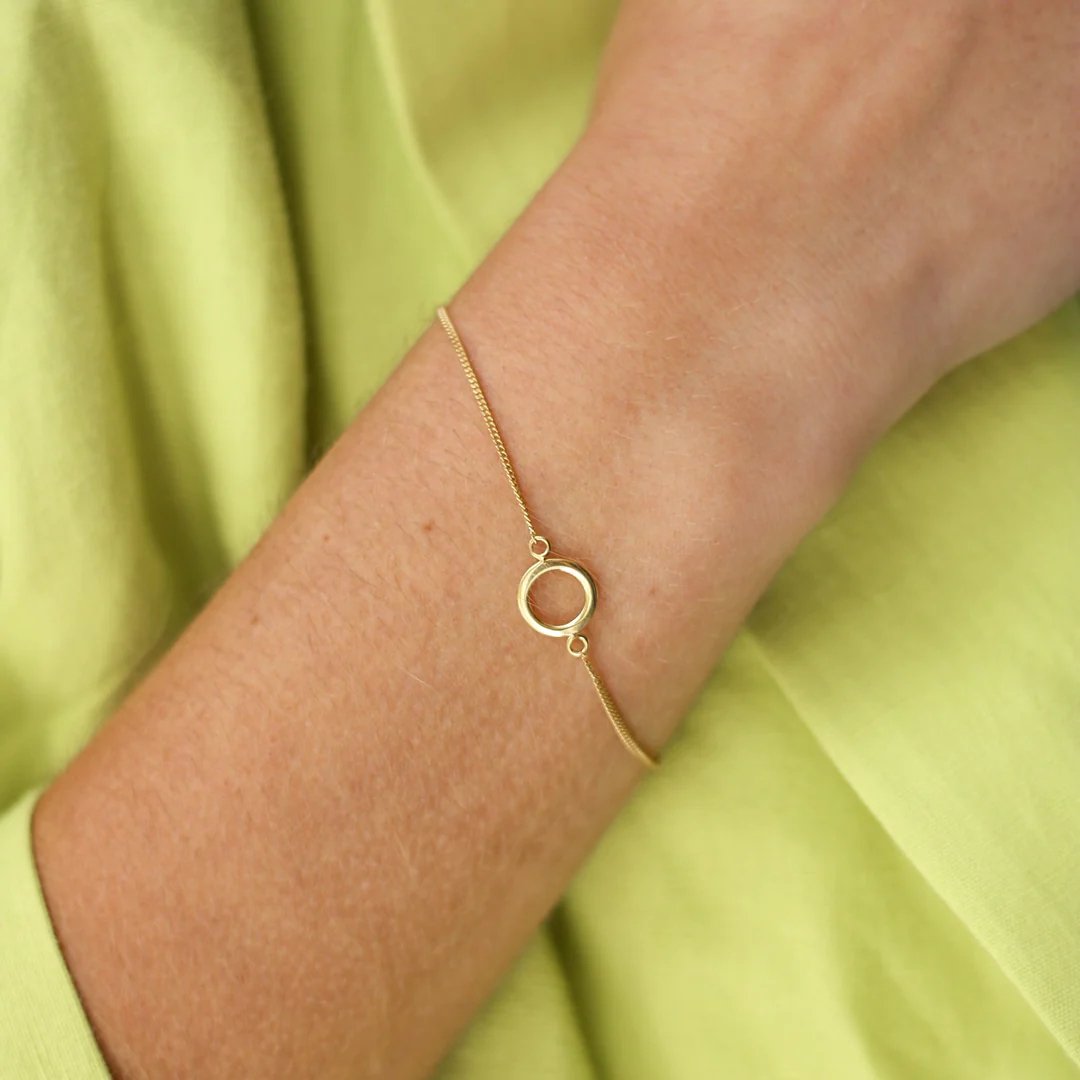 Hollow Circle Bracelet In Gold Plated - Tribute StoreRobyn Real Jewels